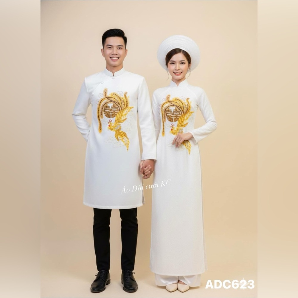 Elegant White and Gold Traditional Aodai
